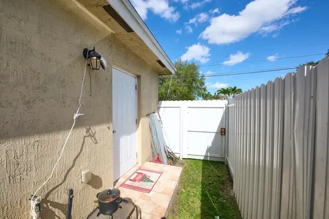3298 NW 49th Street Miami FL 33142