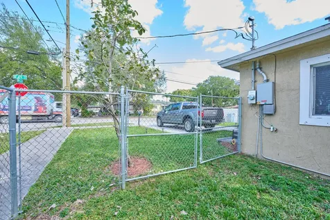 3298 NW 49th Street Miami FL 33142
