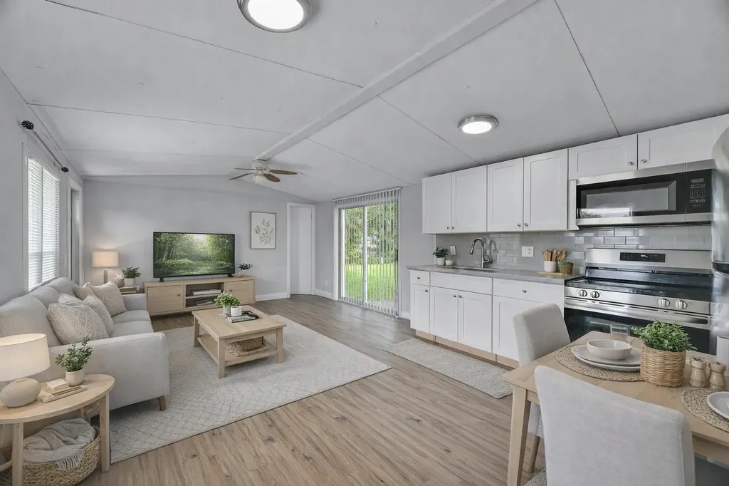 585 NW Avenue D Moore Haven FL 33471