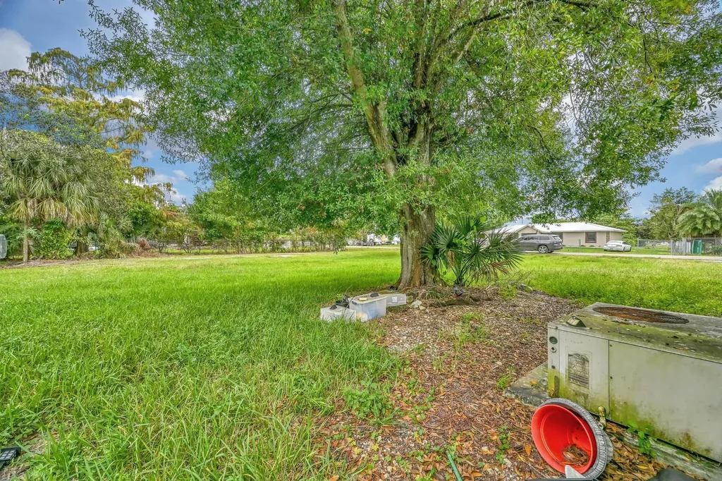 585 NW Avenue D Moore Haven FL 33471