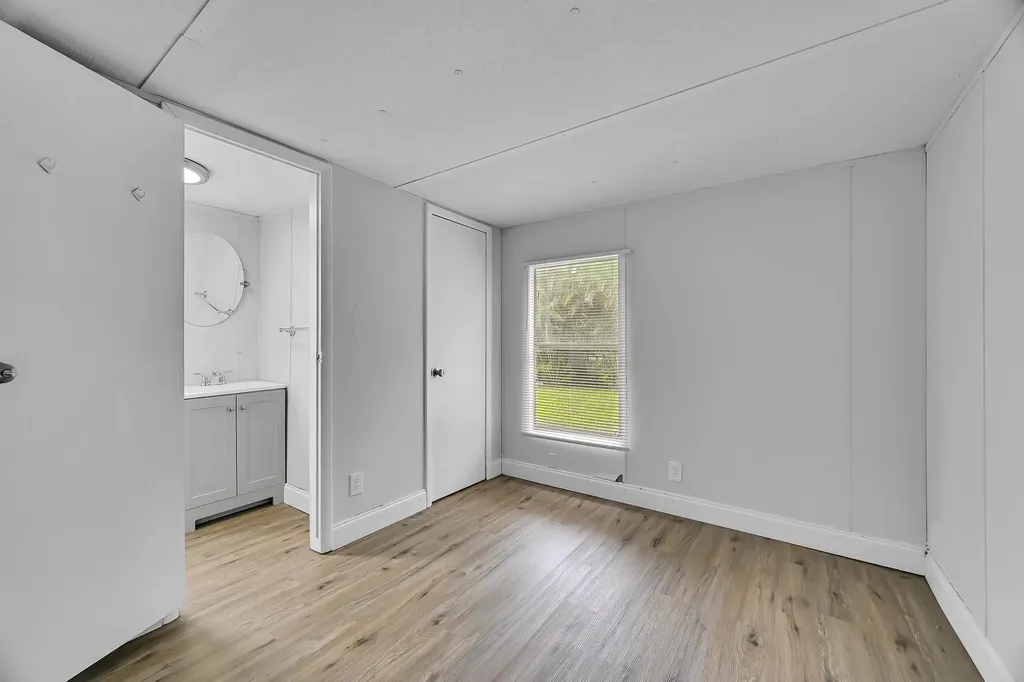 585 NW Avenue D Moore Haven FL 33471