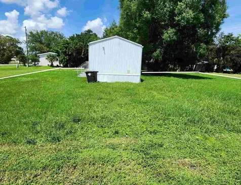 585 NW Avenue D Moore Haven FL 33471
