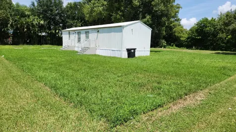 585 NW Avenue D Moore Haven FL 33471
