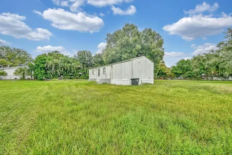 585 NW Avenue D Moore Haven FL 33471