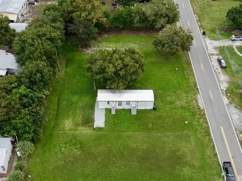585 NW Avenue D Moore Haven FL 33471