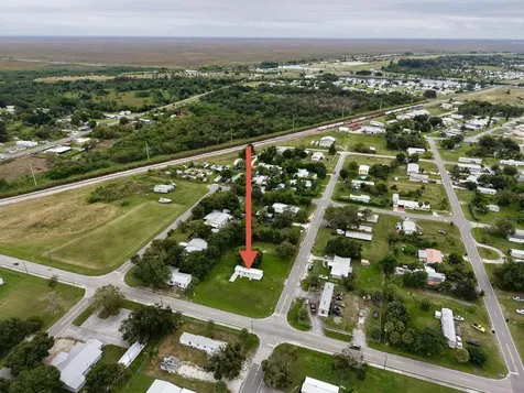 585 NW Avenue D Moore Haven FL 33471