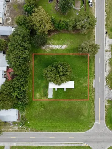 585 NW Avenue D Moore Haven FL 33471