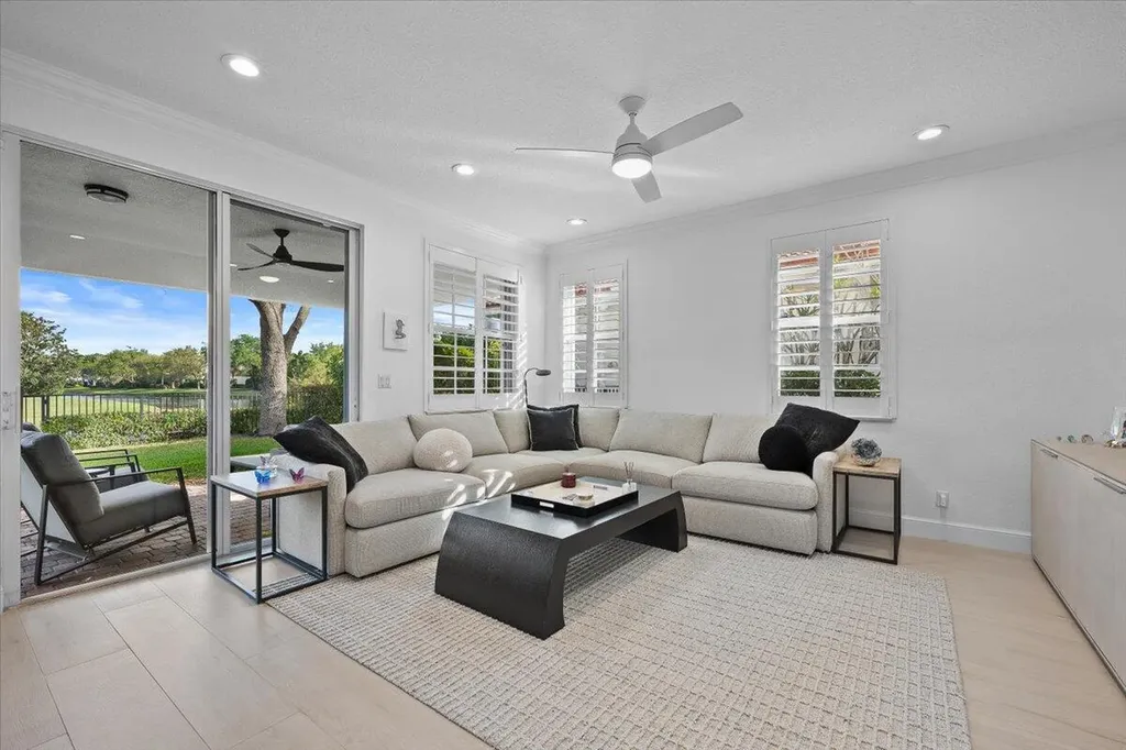 653 Castle Drive Palm Beach Gardens FL 33410