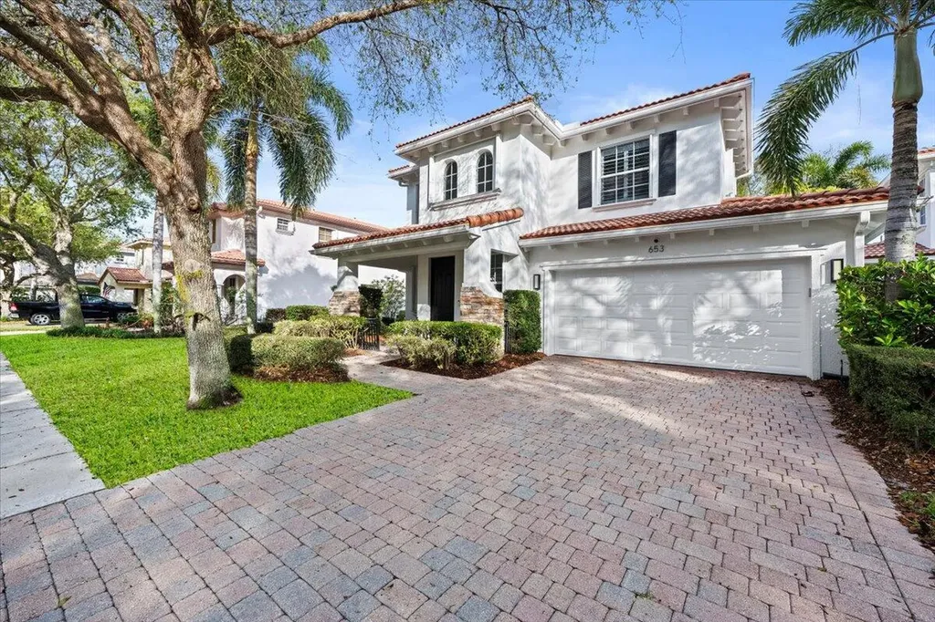 653 Castle Drive Palm Beach Gardens FL 33410