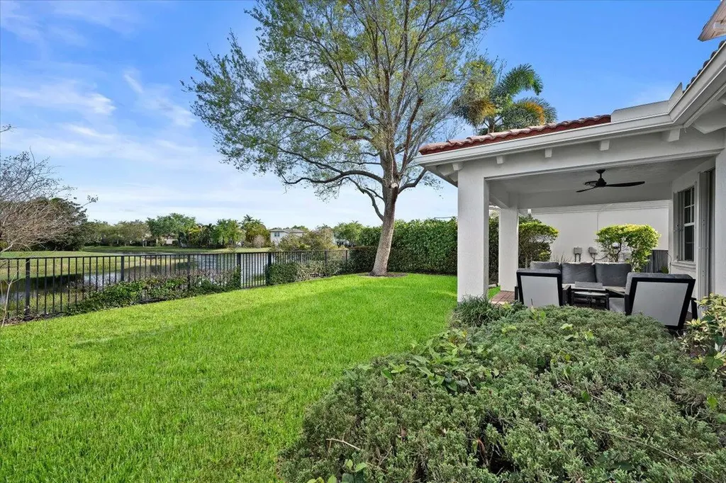 653 Castle Drive Palm Beach Gardens FL 33410