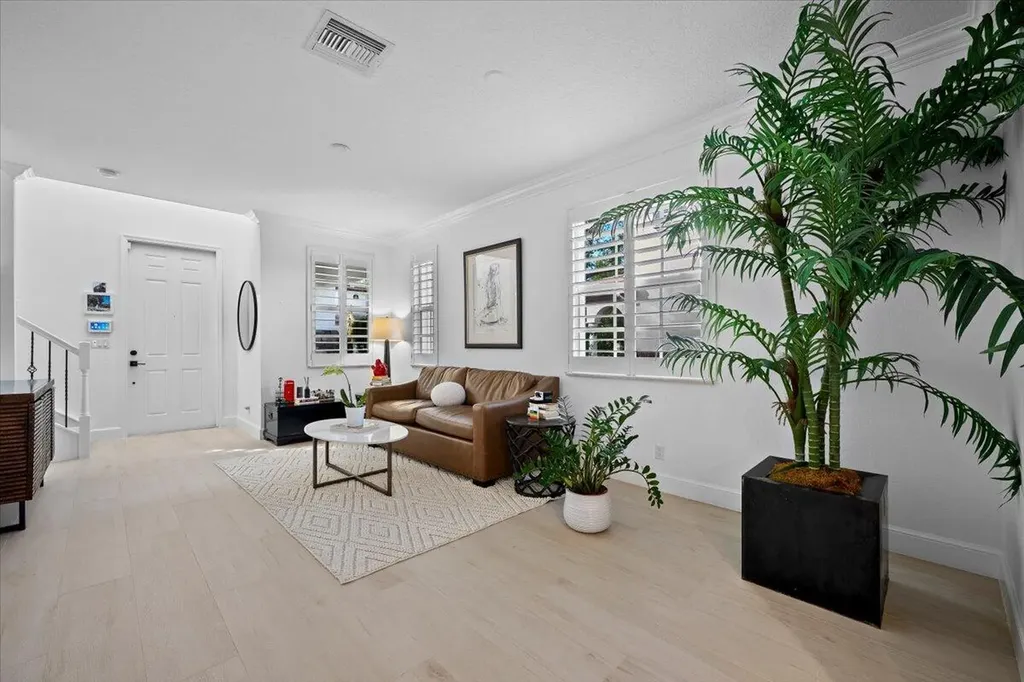 653 Castle Drive Palm Beach Gardens FL 33410