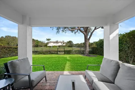 653 Castle Drive Palm Beach Gardens FL 33410