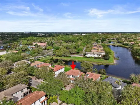 653 Castle Drive Palm Beach Gardens FL 33410