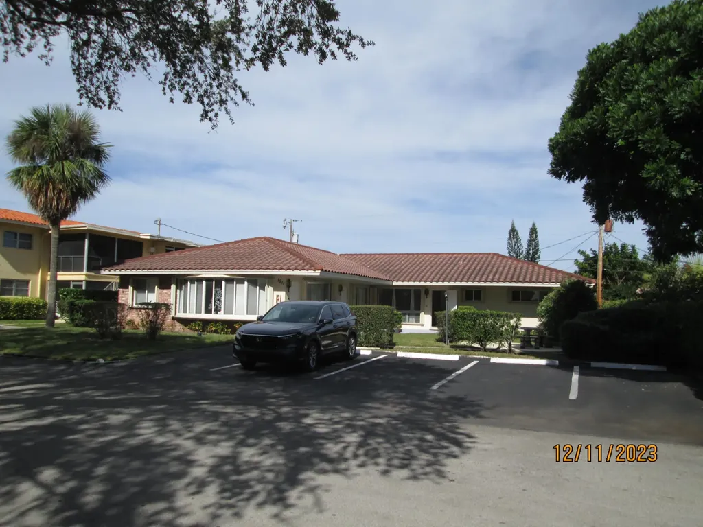 1911 NE 27th Court Lighthouse Point FL 33064