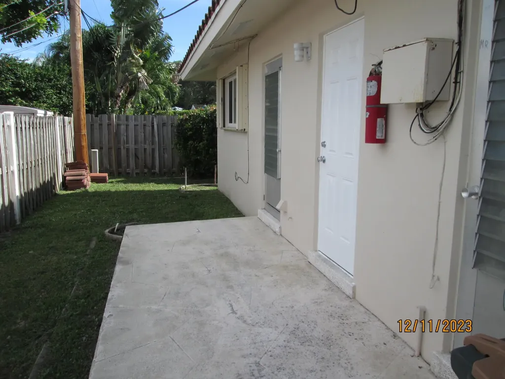 1911 NE 27th Court Lighthouse Point FL 33064