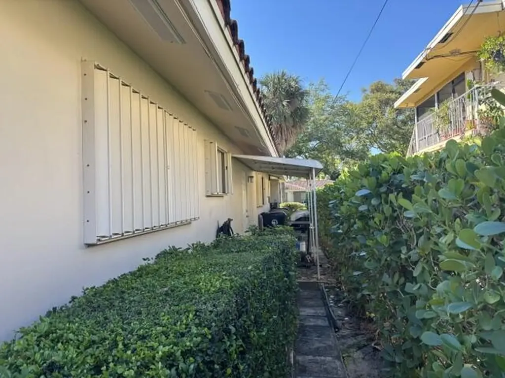 1911 NE 27th Court Lighthouse Point FL 33064