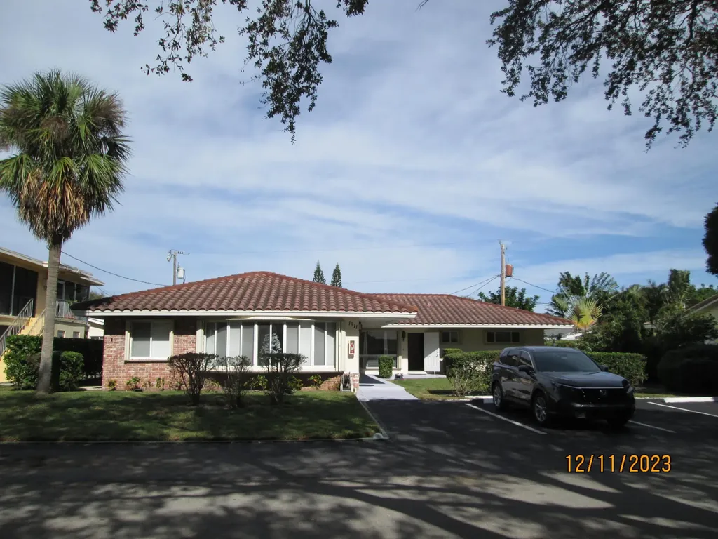 1911 NE 27th Court Lighthouse Point FL 33064