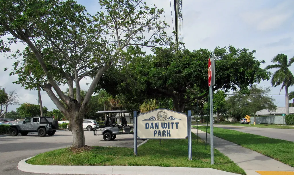 1911 NE 27th Court Lighthouse Point FL 33064