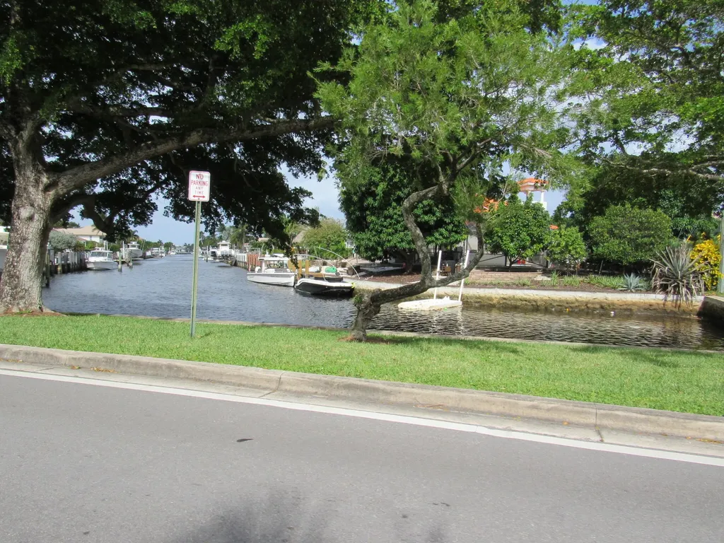 1911 NE 27th Court Lighthouse Point FL 33064