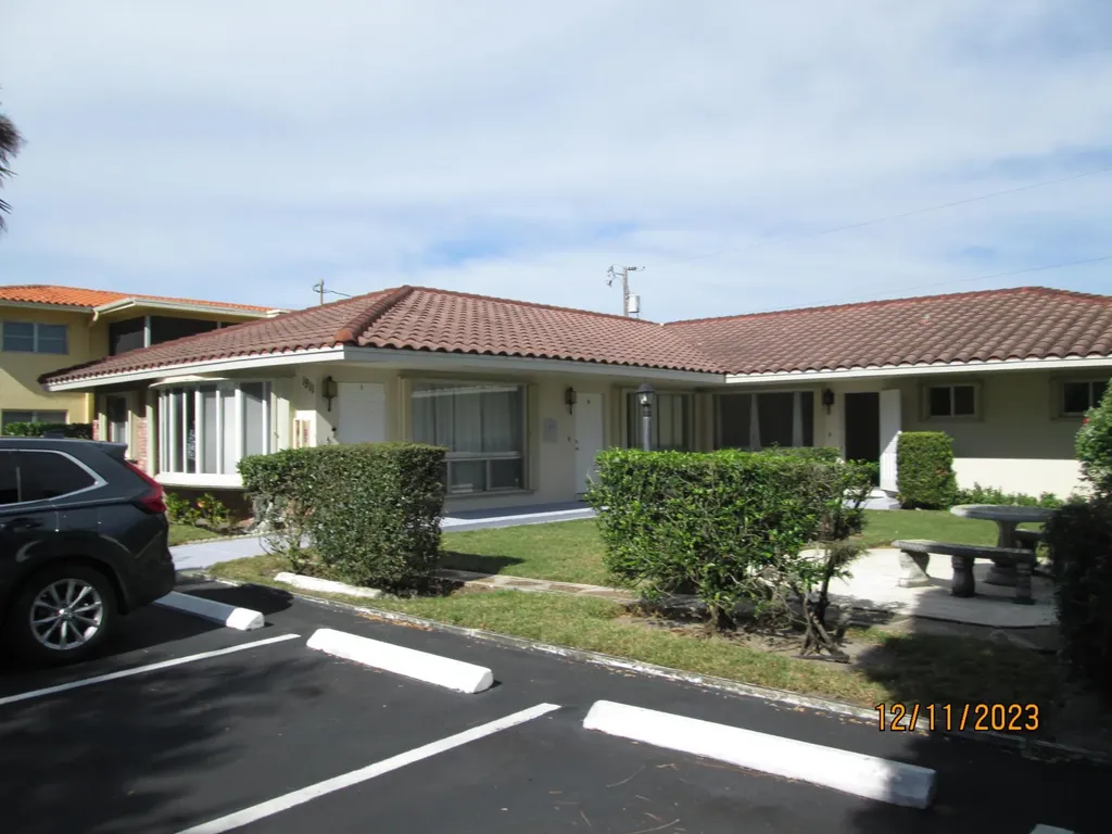 1911 NE 27th Court Lighthouse Point FL 33064