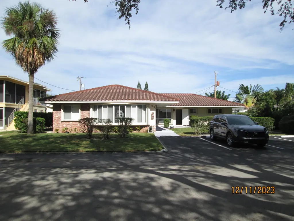 1911 NE 27th Court Lighthouse Point FL 33064