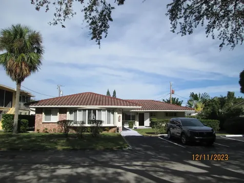 1911 NE 27th Court Lighthouse Point FL 33064