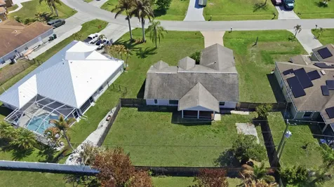 183 SW Hide Place Port St Lucie FL 34953
