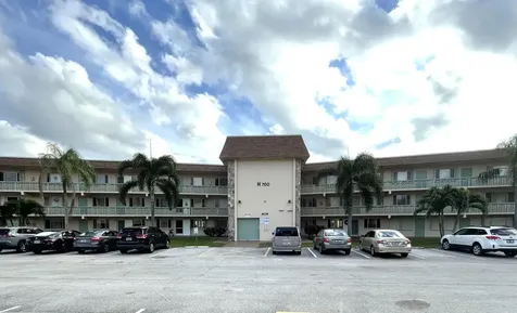 700 Village Green Court Palm Springs FL 33461
