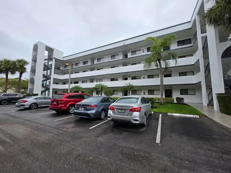 4725 Lucerne Lakes Boulevard E Greenacres FL 33467