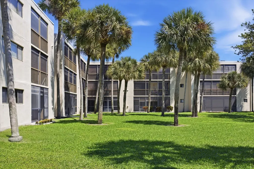 5370 Las Verdes Circle Delray Beach FL 33484