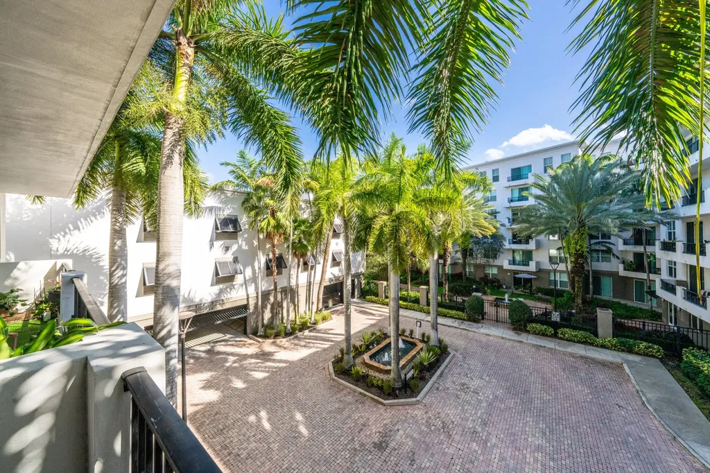 2401 NE 65th Street Fort Lauderdale FL 33308
