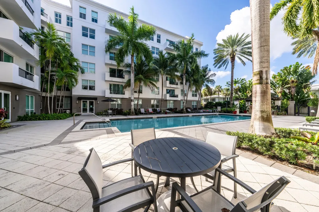 2401 NE 65th Street Fort Lauderdale FL 33308