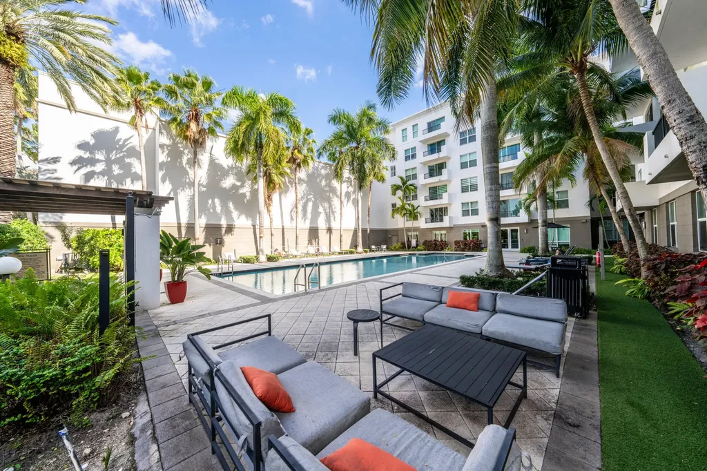 2401 NE 65th Street Fort Lauderdale FL 33308