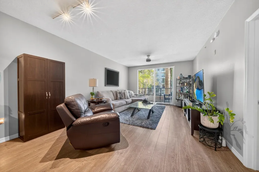 2401 NE 65th Street Fort Lauderdale FL 33308