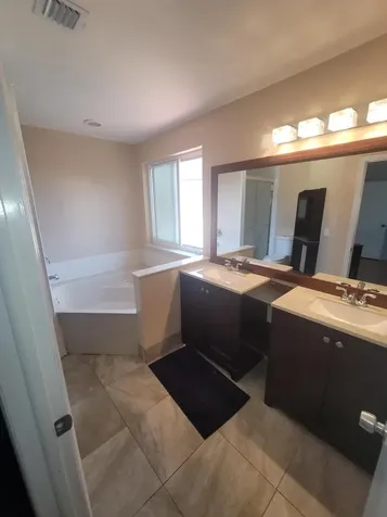8448 NW 196th Terrace Hialeah FL 33015