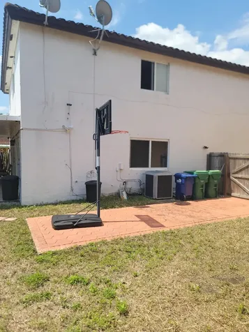 8448 NW 196th Terrace Hialeah FL 33015