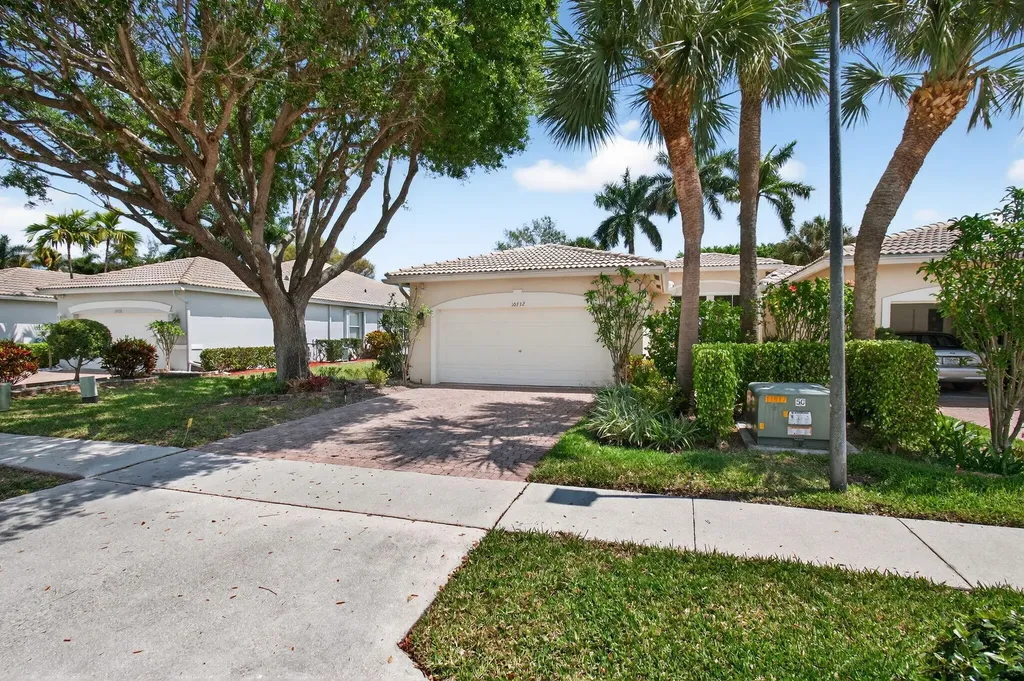 10732 Royal Caribbean Circle Boynton Beach FL 33437