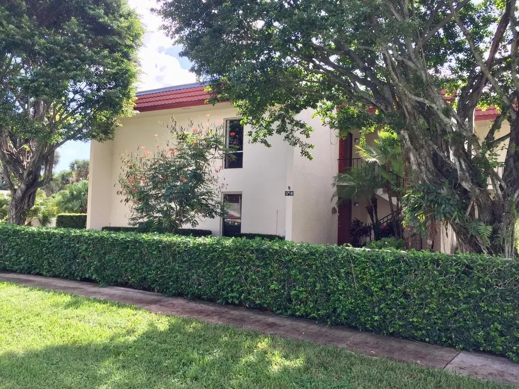 1714 Consulate Place West Palm Beach FL 33401