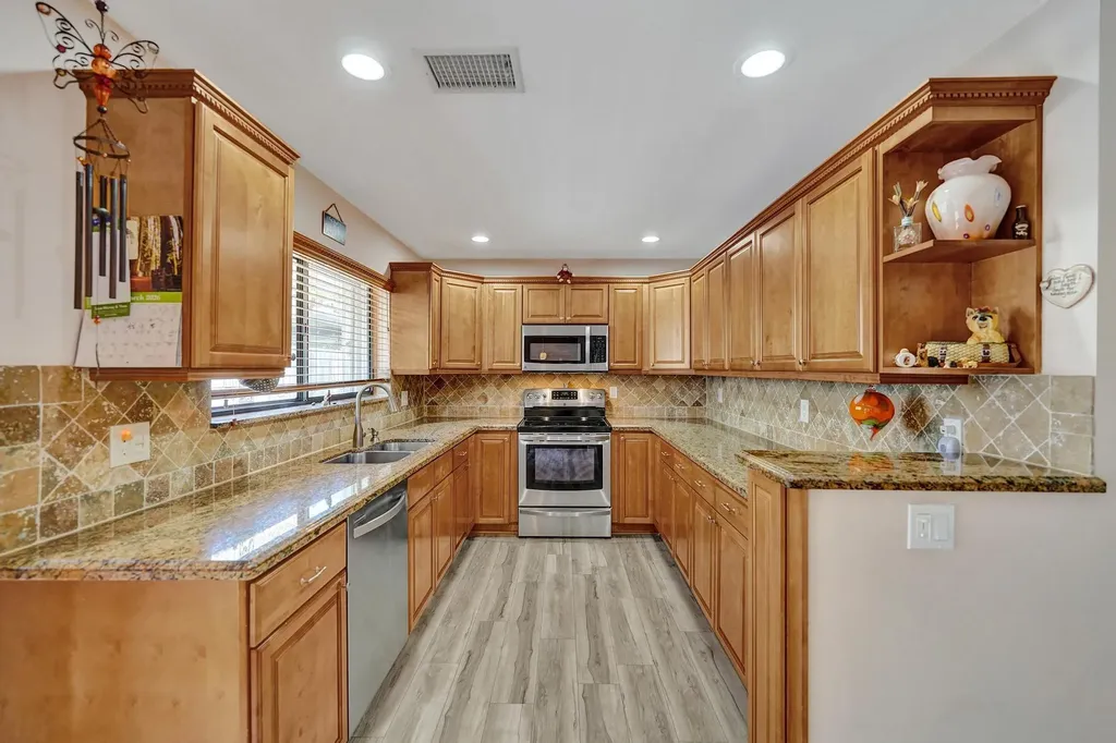 9355 NW 18th Drive Plantation FL 33322