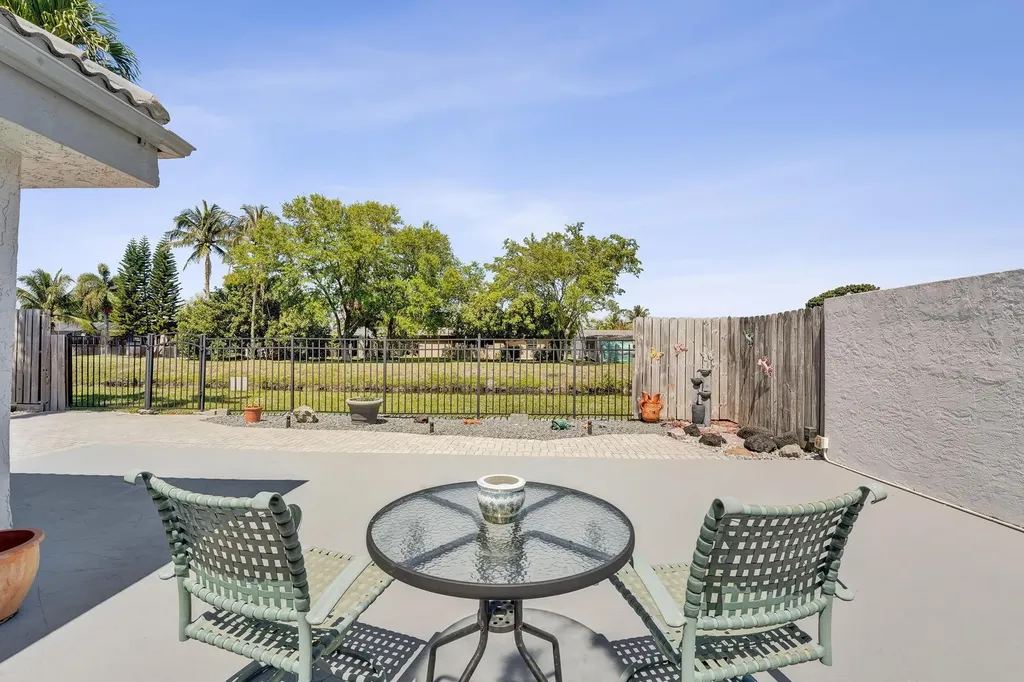 9355 NW 18th Drive Plantation FL 33322