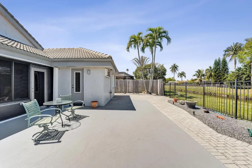 9355 NW 18th Drive Plantation FL 33322