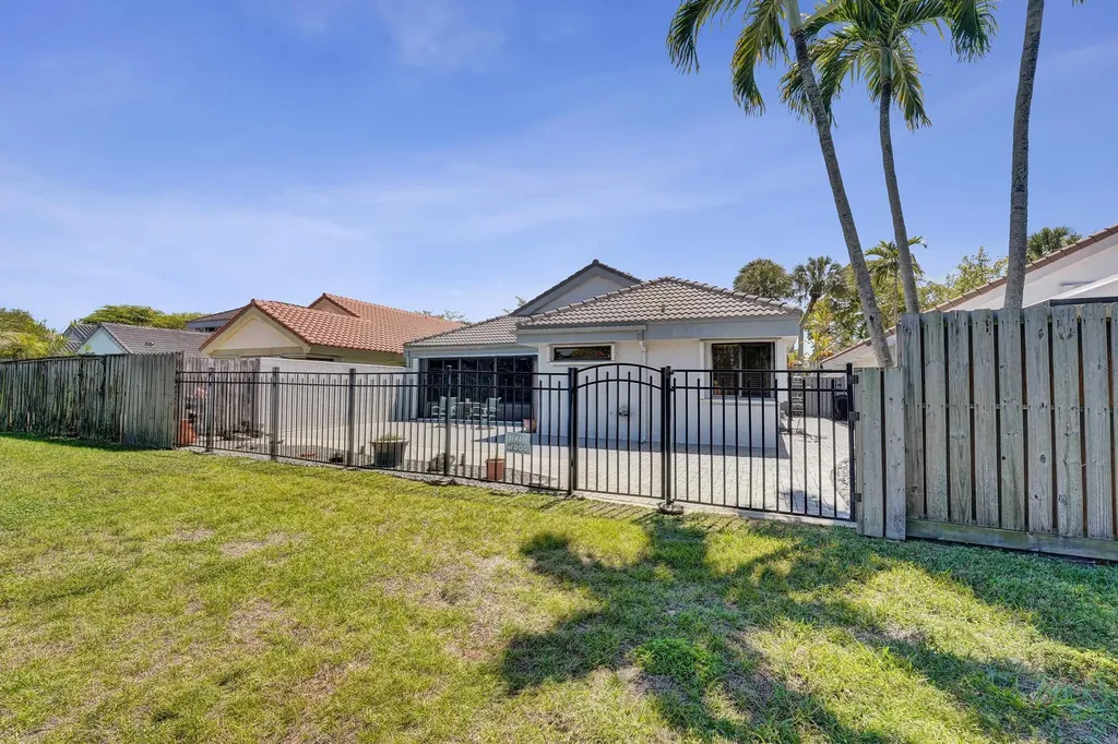 9355 NW 18th Drive Plantation FL 33322