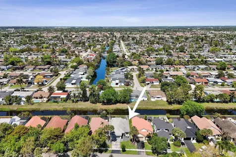 9355 NW 18th Drive Plantation FL 33322