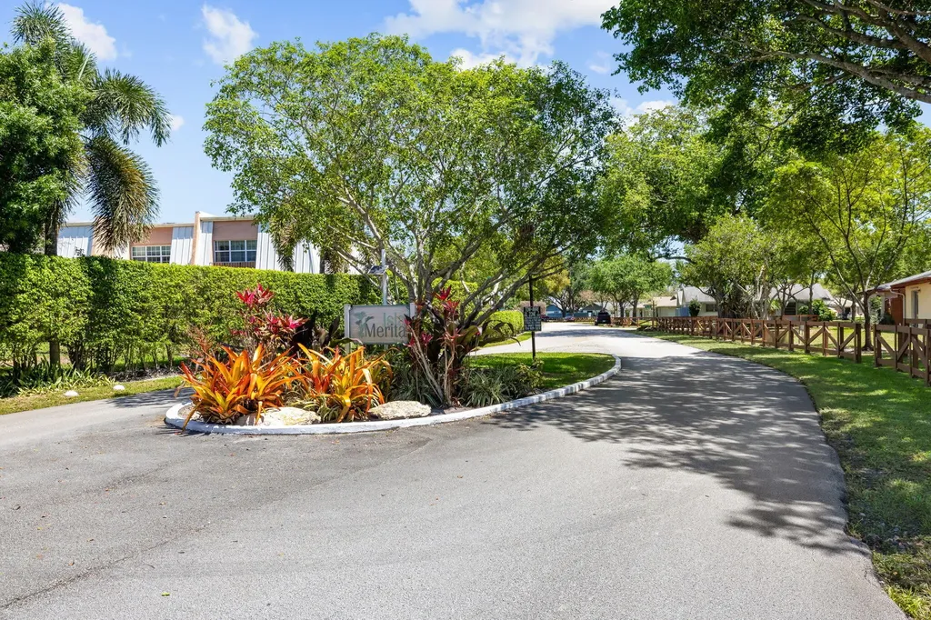 3660 Citrus Trace Davie FL 33328