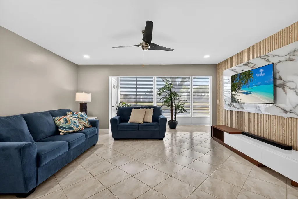492 Piedmont Delray Beach FL 33484