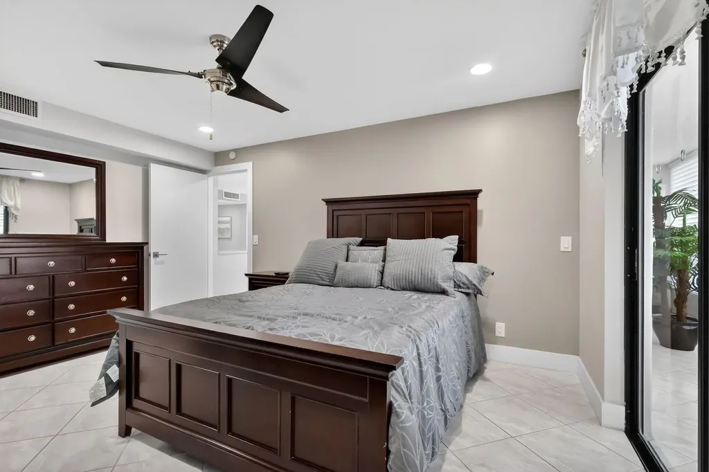 492 Piedmont Delray Beach FL 33484