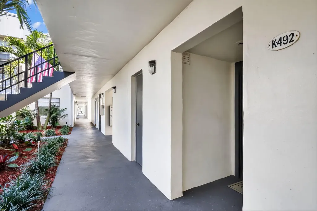 492 Piedmont Delray Beach FL 33484