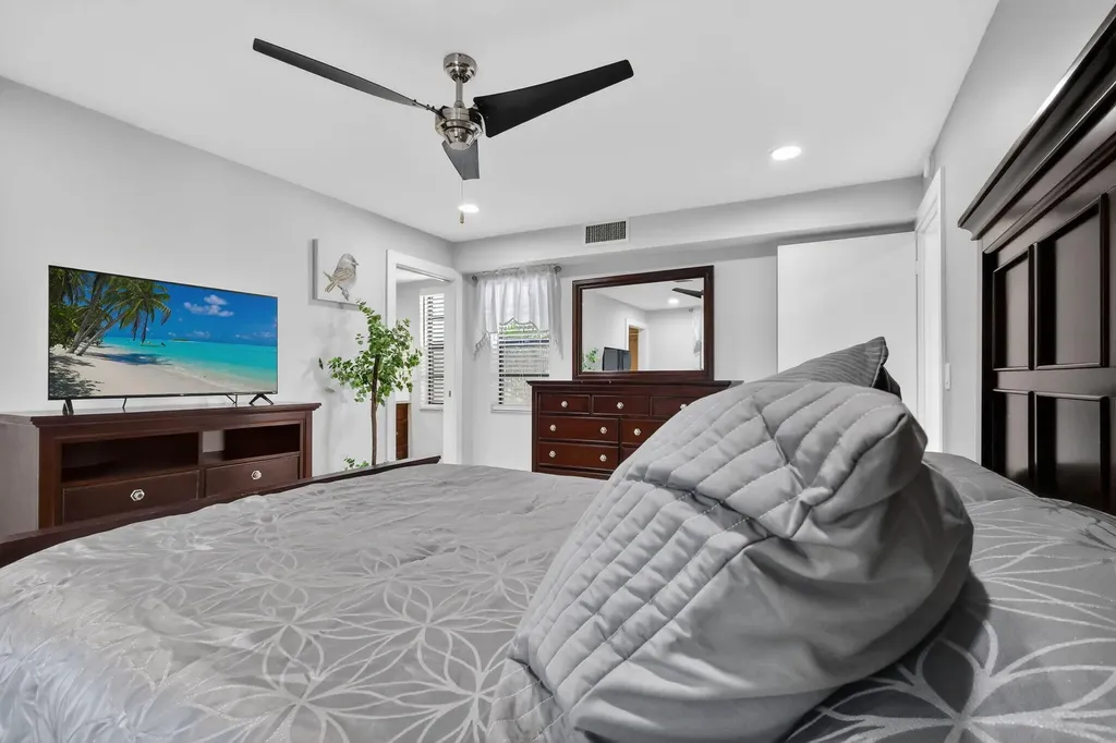492 Piedmont Delray Beach FL 33484