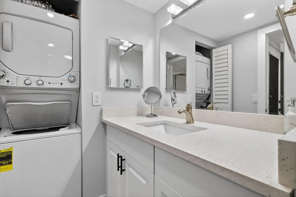 492 Piedmont Delray Beach FL 33484