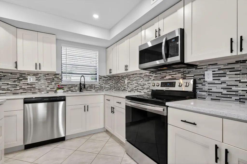 492 Piedmont Delray Beach FL 33484